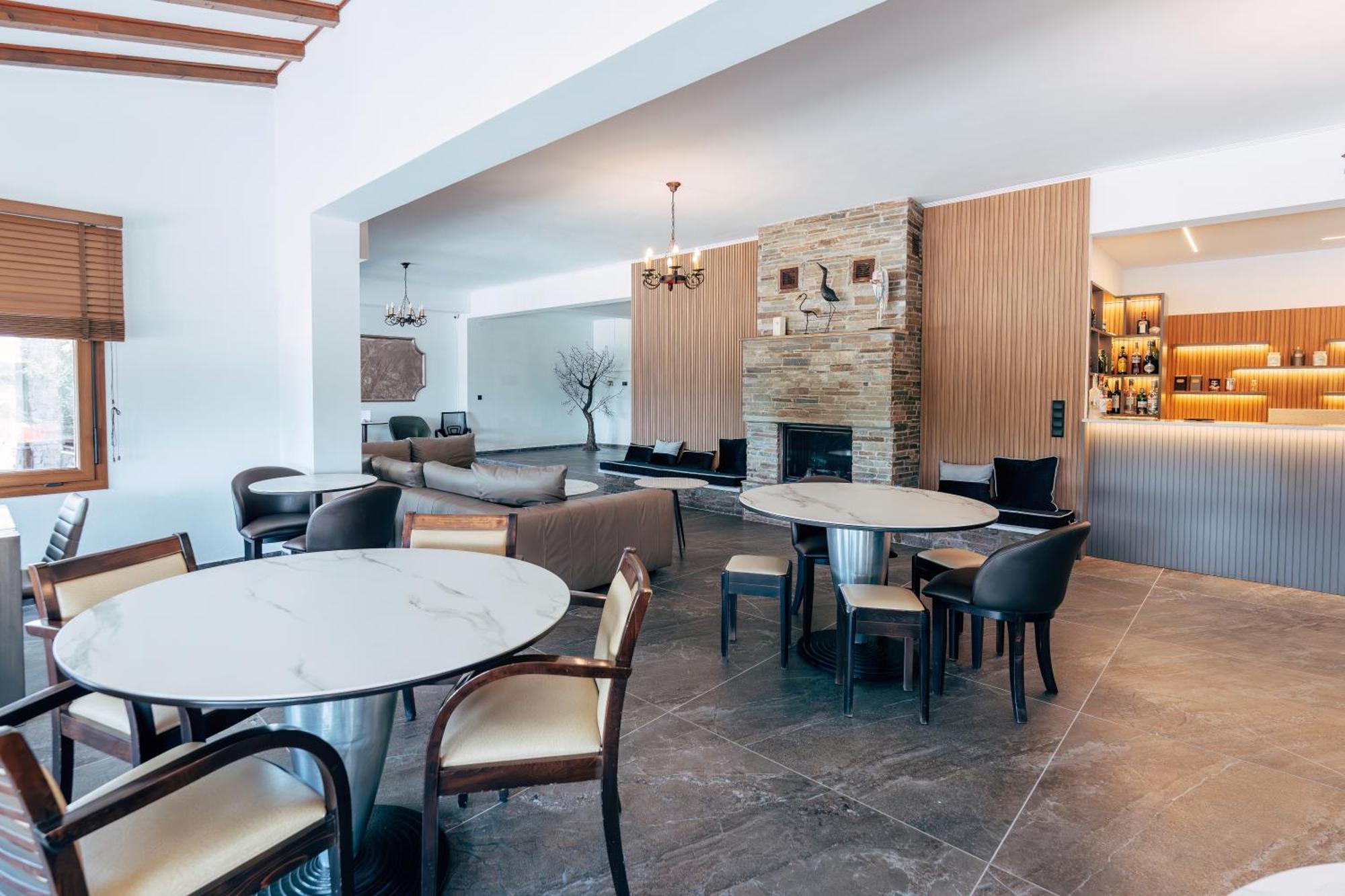 Hotel Agistro Ángistron 외부 사진