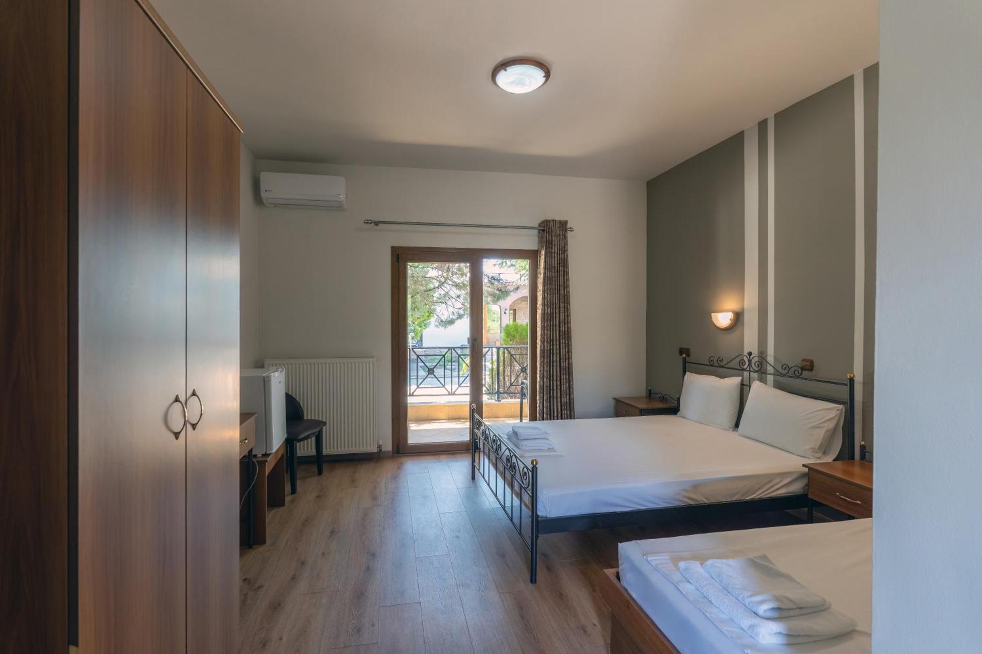 Hotel Agistro Ángistron 외부 사진